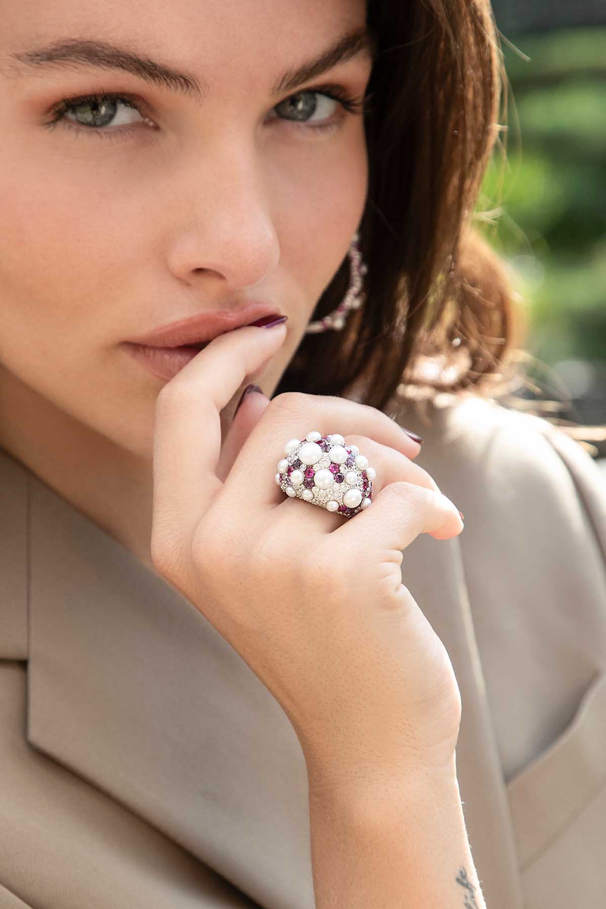 APM Monaco - Chunky Fuchsia Pavé Ring with Pearls