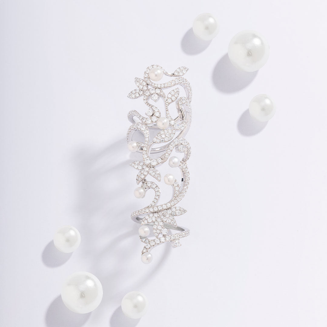 Flower Articulated Ring with Pearls - APM Monaco