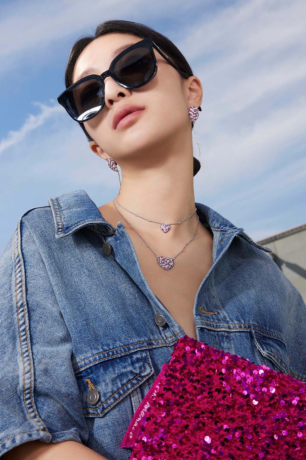 APM Monaco Collier Ajustable Petit Cœur Fuchsia en Argent