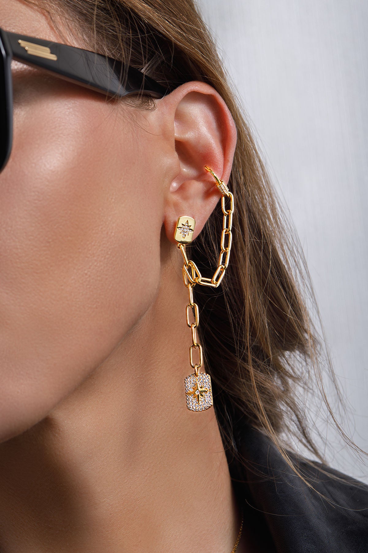 Single Paved Météorite and Medal Chain Drop Earring with Cuff - APM Monaco