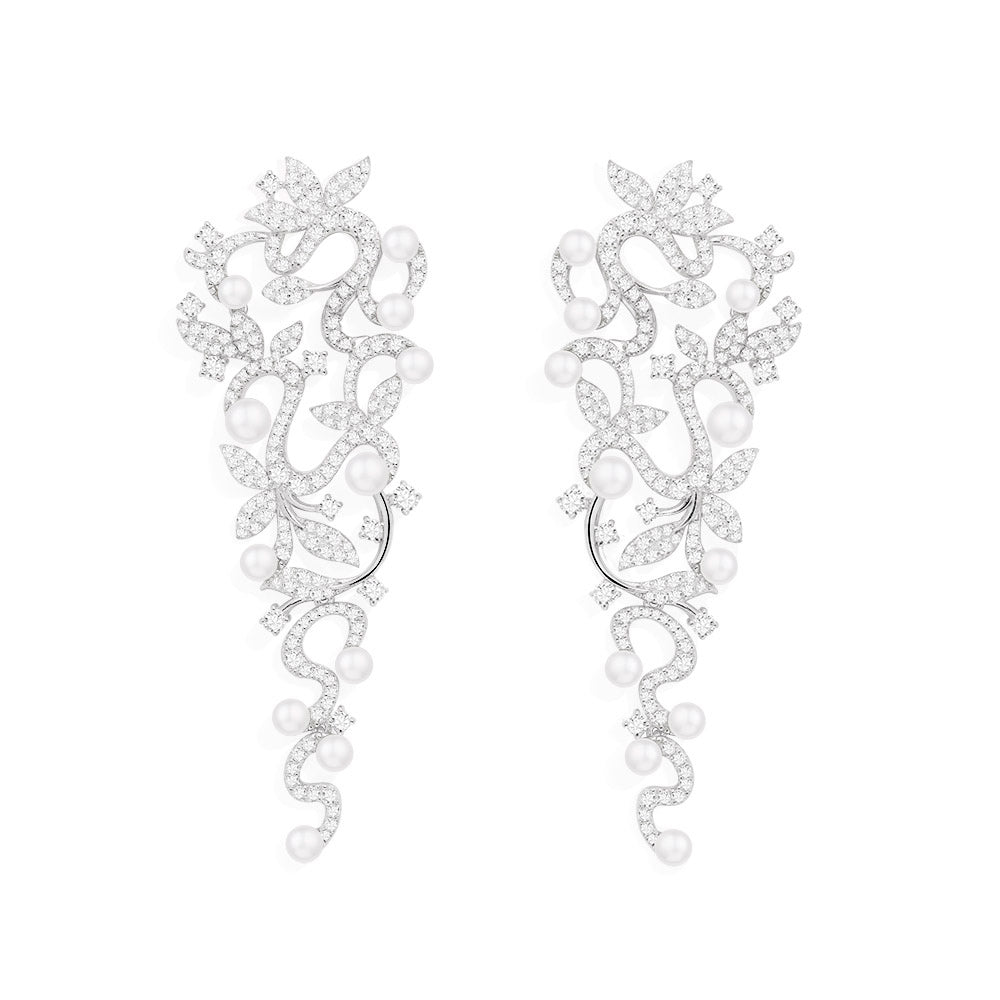 APM Monaco Long Flower Drop Earrings With Pearls Jewelry in Silver