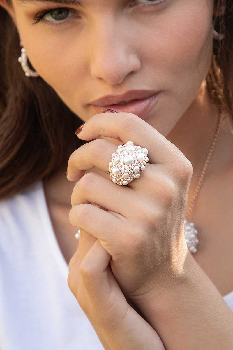 Chunky Pav Ring with Pearls APM Monaco