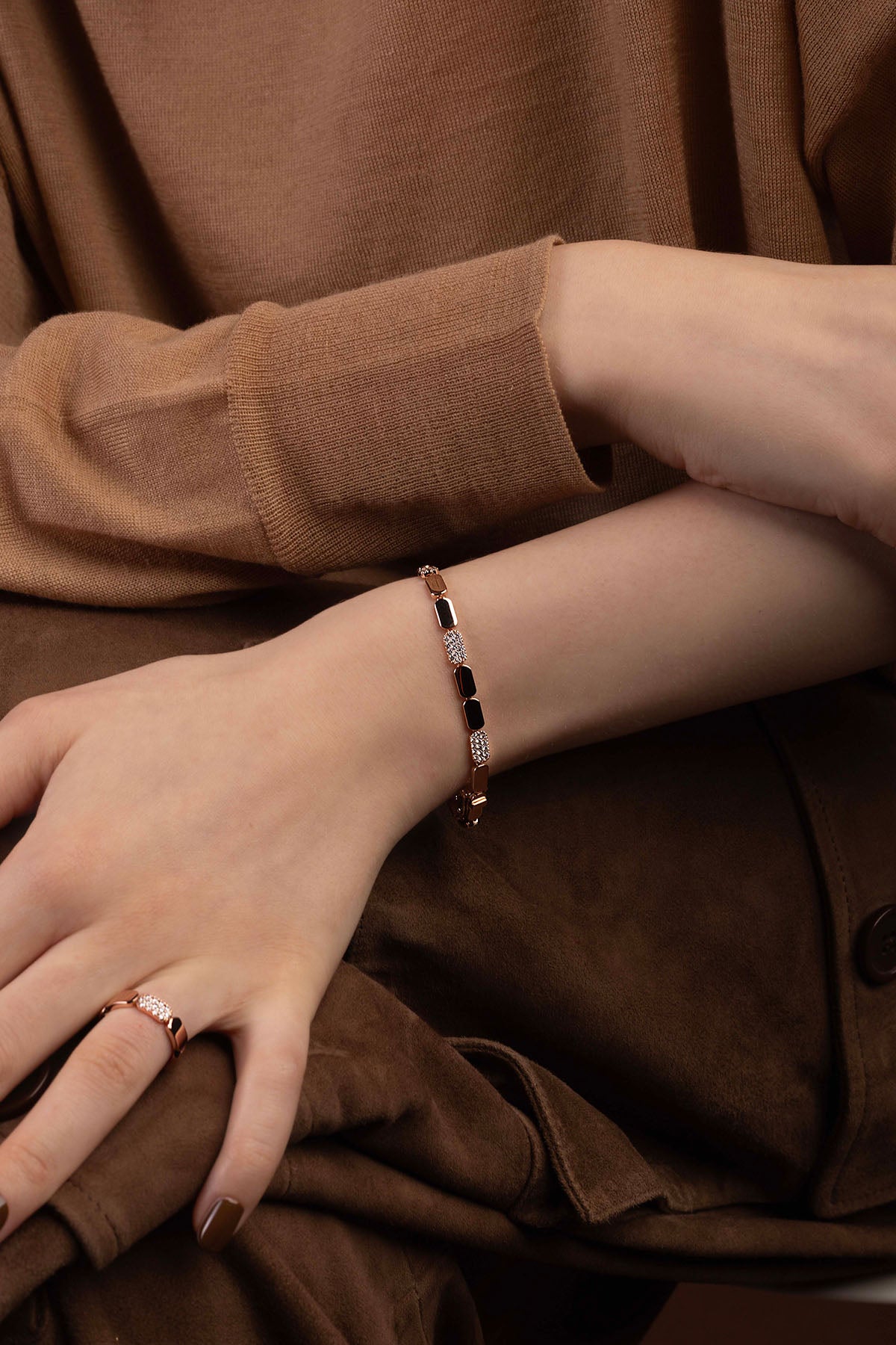 APM Monaco Dainty Rose Gold Bracelet in Rose Gold